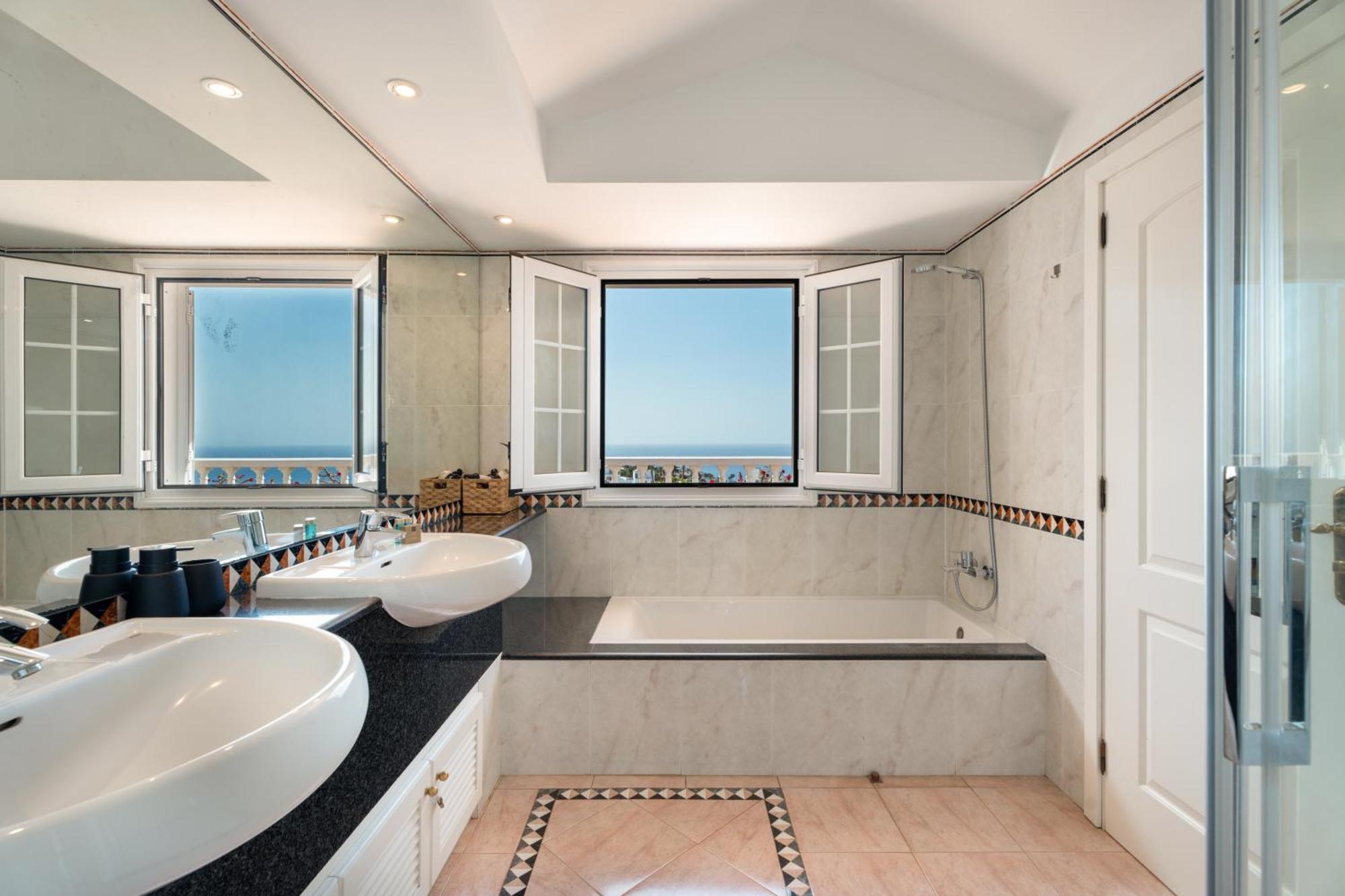 Villa Marbella-Private Heated Pool And Breathtaking View Costa Adeje  Eksteriør bilde